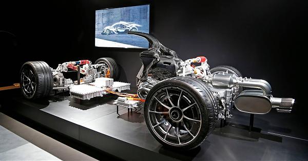 這根本是賽車！MERCEDES-AMG新作Project One九月誕生