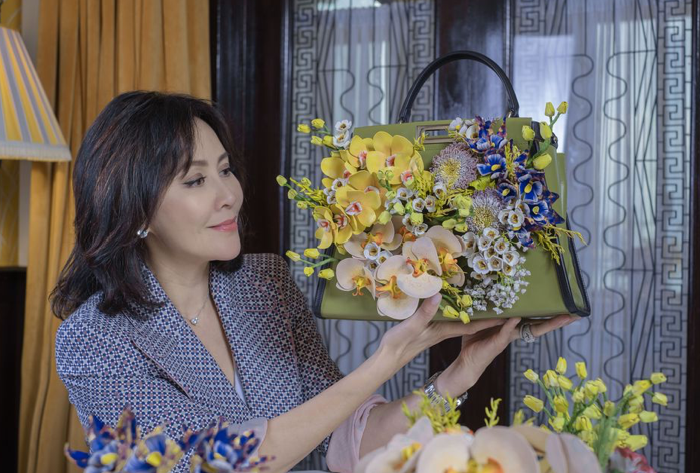 喜迎FENDI Peekaboo包包上市10周年 邀请全球名人合作设计全新经典