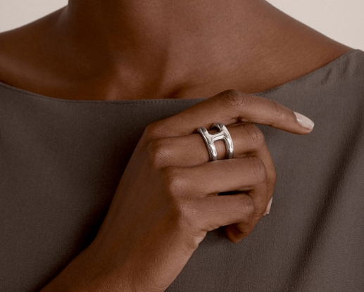 为什麼易变色的「银」依然是高级珠宝品牌爱用的材质