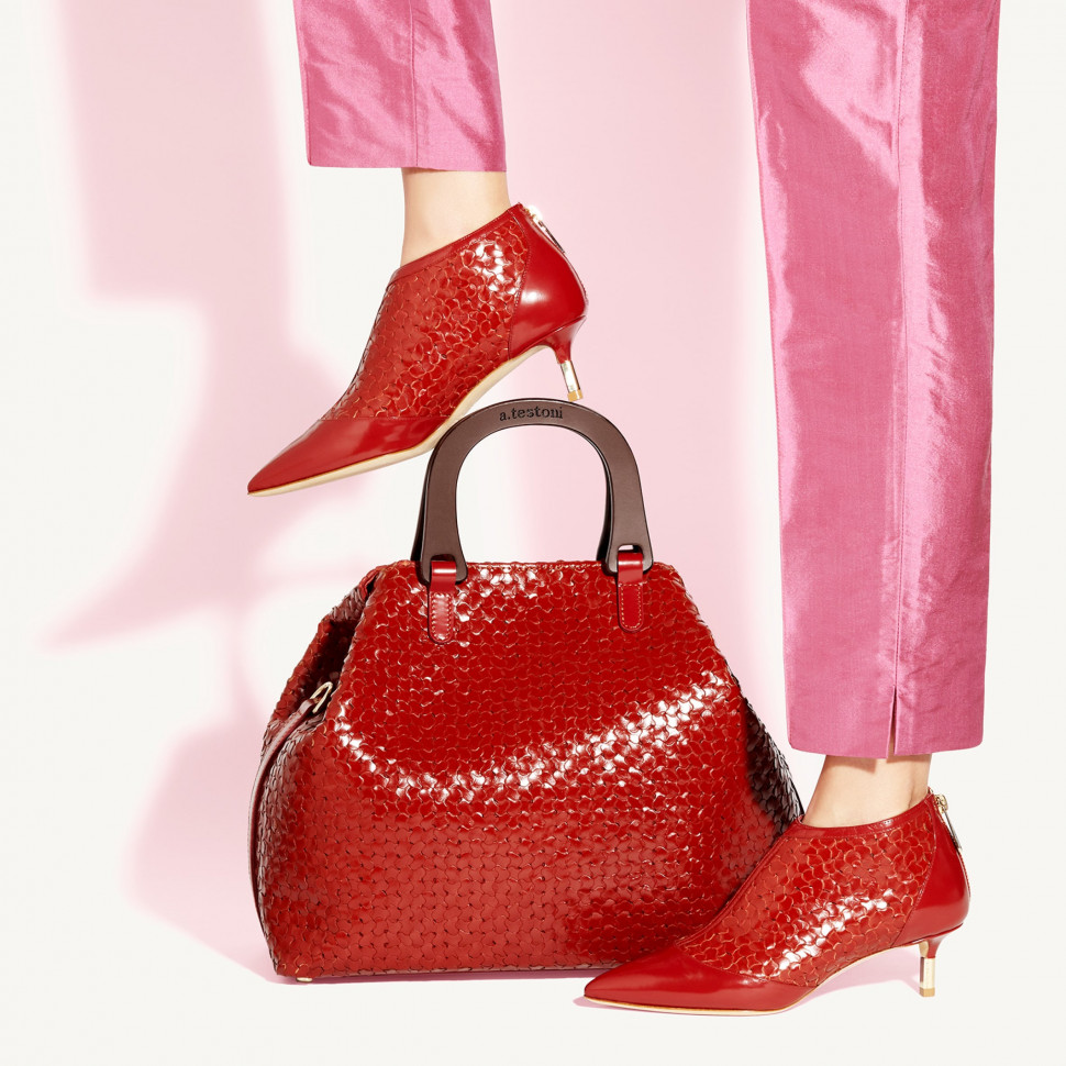 以海洋度假風格為基調 Ａ.TESTONI用編織打造2019年春夏女生系列商品