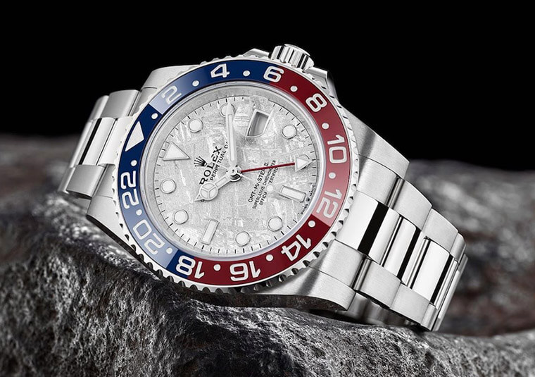 為什麼有些兩地時間手錶能顯示第三地時間