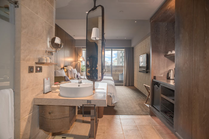 暑假出游行程推荐 幻彩影万花筒打造梦幻盛夏