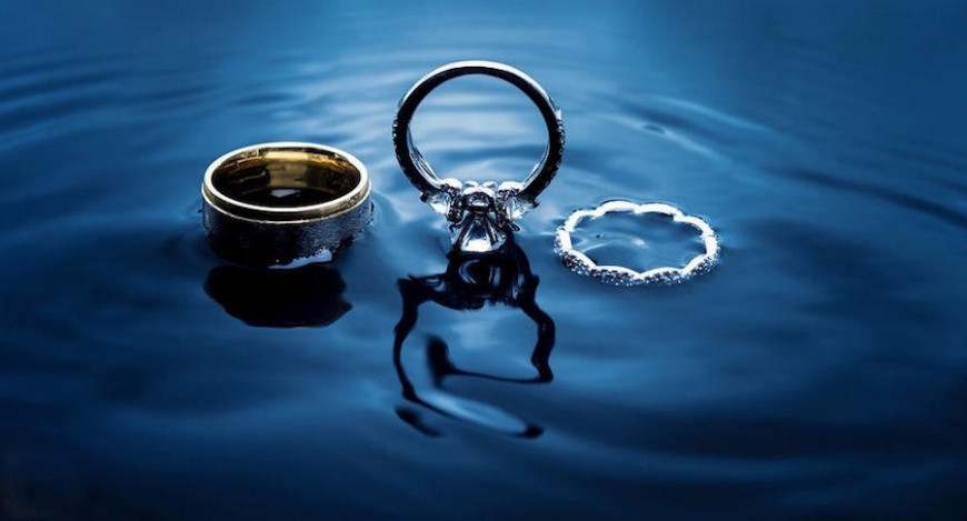 你心爱的银饰、K金首饰、珠宝真的能碰水吗？一解关于珠宝饰品的网路谣言 