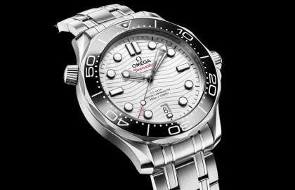 海馬潛水300米手錶2019年持續推新款 這次換成白面搭黑陶瓷圈