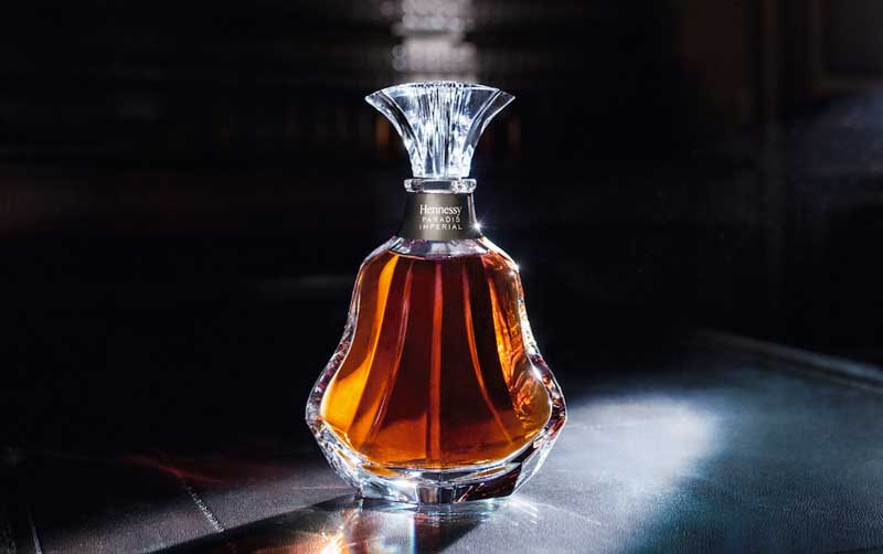 當代藝術家Arik Levy設計全新水晶酒瓶 讓分享軒尼詩百樂廷皇禧更別具意義