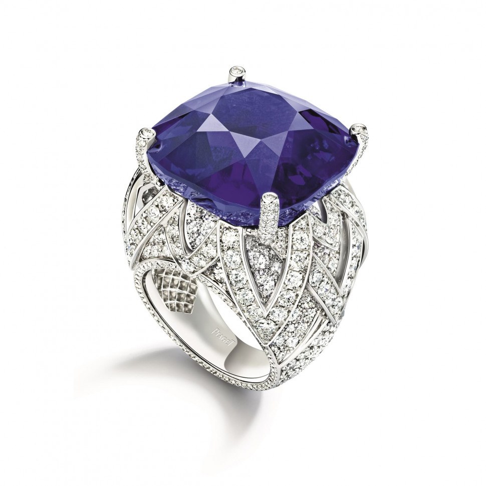 伯爵World Masterpiece展献上稀世珍宝53.44 克拉缅甸蓝宝石戒指