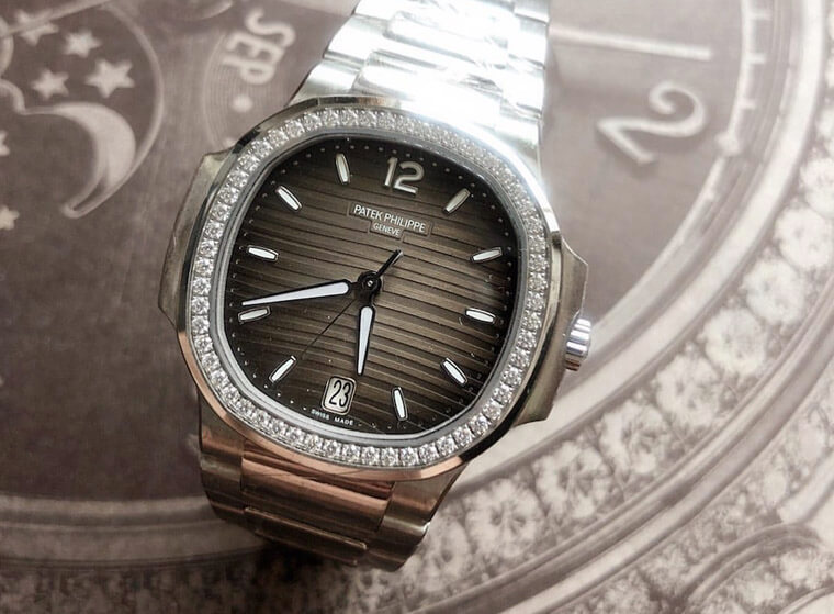 百達翡麗鋼殼金鷹7118今年開始也有錶圈鑲鑽版本了