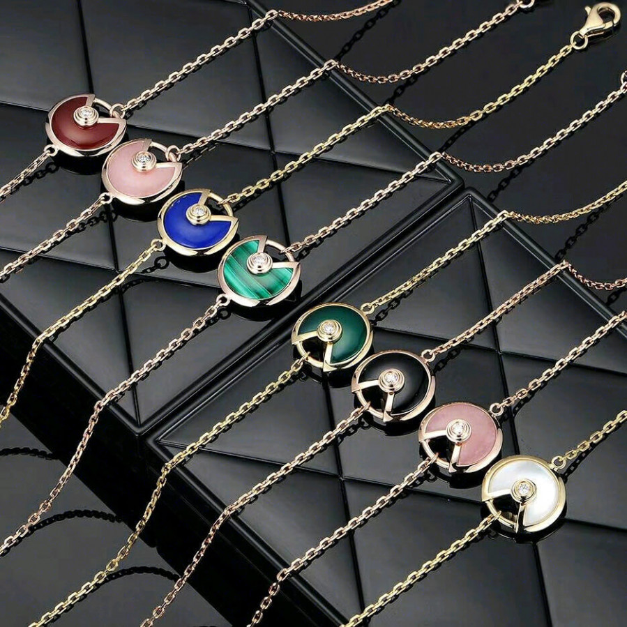 饰品界的百搭款推荐 买到这些就可以轻松任何服装风格