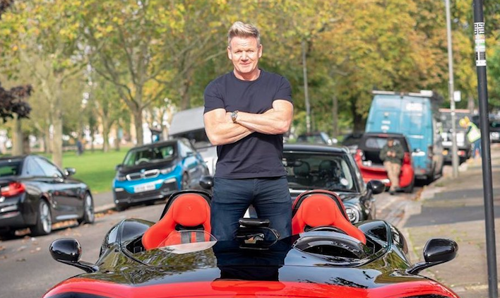 地狱厨神戈登Gordon料理讲究汽车品味也不随便  6000万元法拉利限量车入手！ 