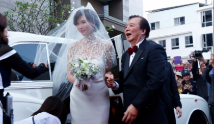 搭劳斯莱斯迈向幸福 林志玲结婚礼车Rolls Royce Phantom VI Landaulettes全球仅三辆
