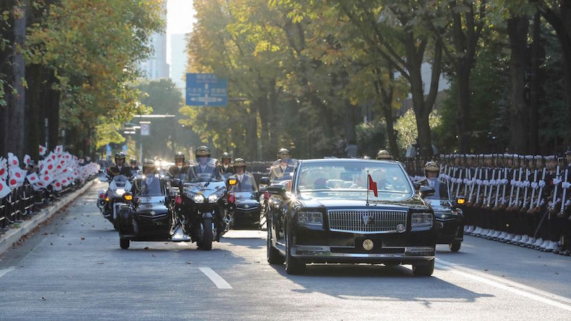 德仁天皇的令和时代　Toyota Century敞篷车