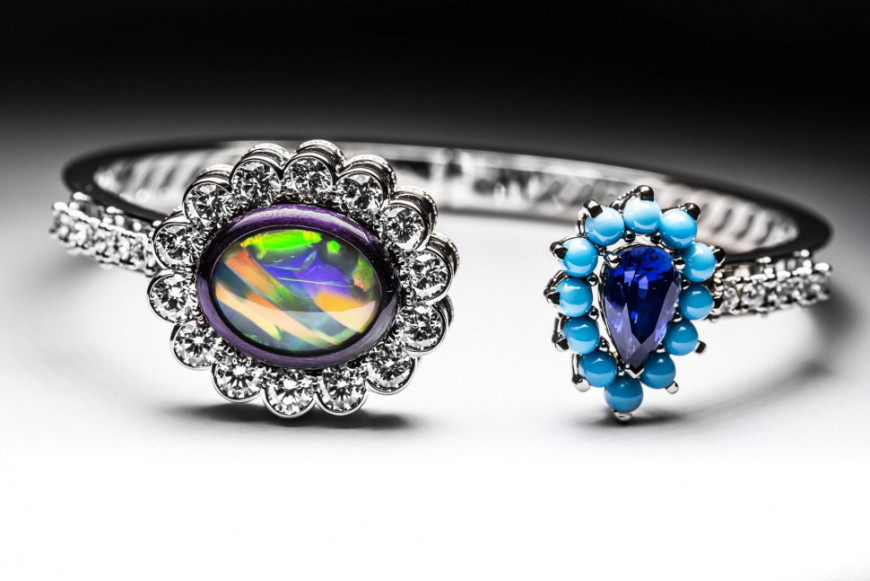 Dior et Moi系列结合多彩半宝石与独家调制15种色彩打造一系列饰品