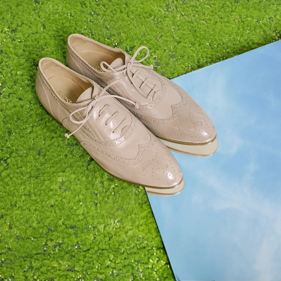 a.testoni 春夏新色淡粉色打造空靈甜美氣質