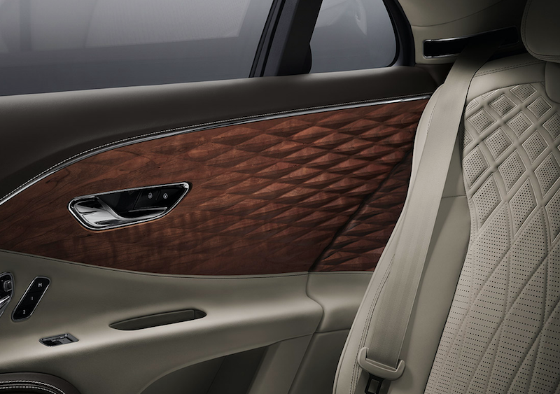 2021年式賓利Flying Spur規格配備裡，增加了一項世界首創獨家特色