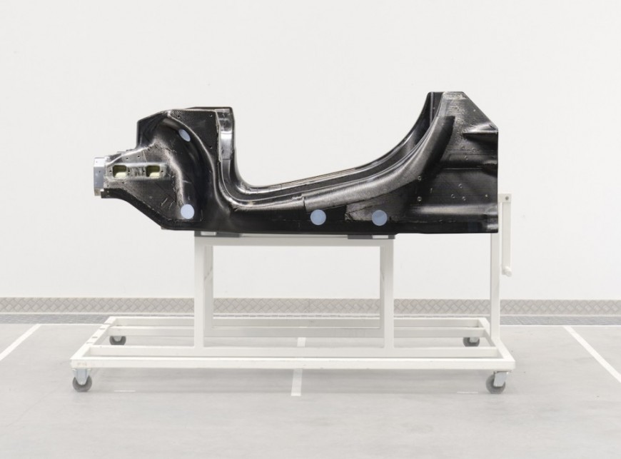 麦拉伦脱胎换骨秘密武器  全新「超轻碳纤维车体」曝光！