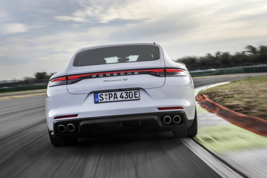 保時捷2020 Panamera進化登場  新增油電混合車型 (附最新價格規格)