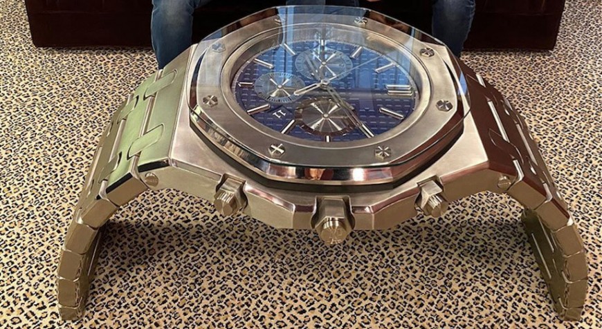 名表变成咖啡桌！？ 艺术家让爱彼皇家橡树化身成质感家具