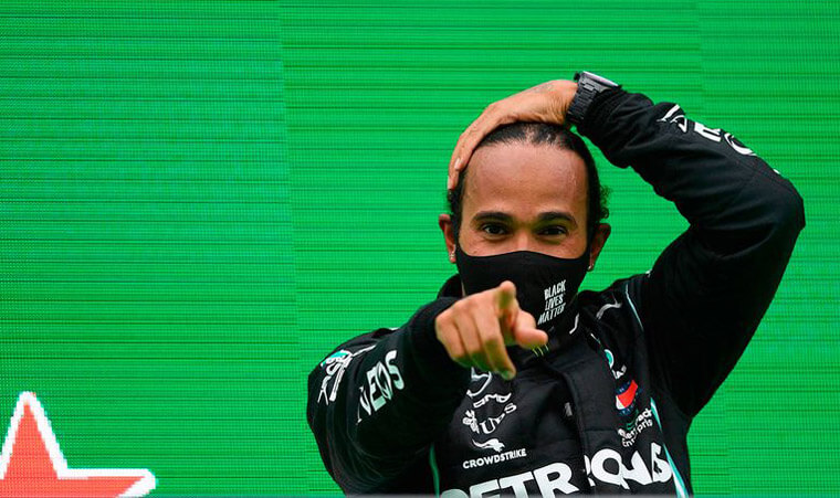 F1賓士AMG新車神Hamilton戴著幸運錶慶祝打破舒馬克紀錄