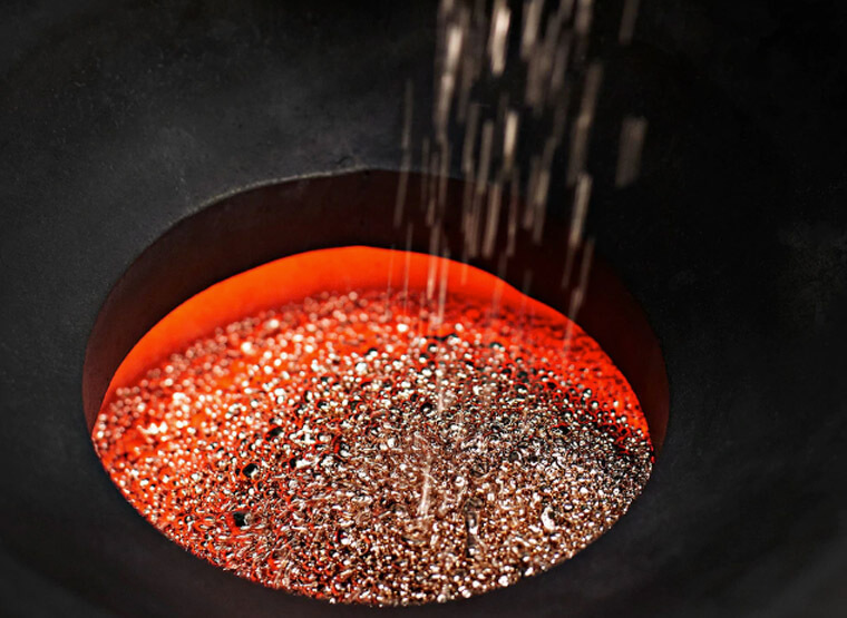 高級手錶品牌如勞力士如何鑄造黃金、白金與玫瑰金等18K金