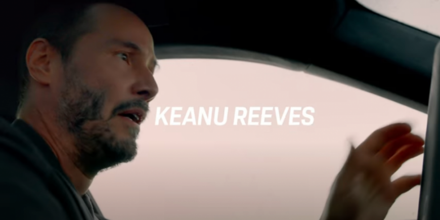 基努李维试驾Porsche Taycan Turbo惊呼连连，加速比GT3还猛