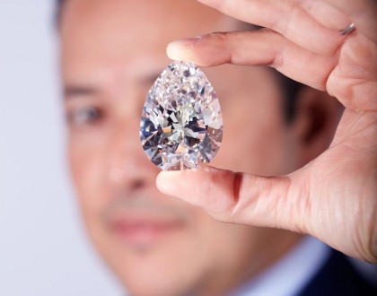 拍賣歷史上最大白鑽！228.3克拉巨鑽即將展出徵求實力買家