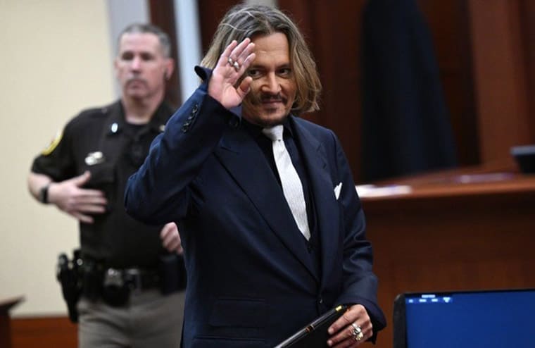 世纪官司告赢前妻安柏赫德 盘点强尼戴普戴过的名表