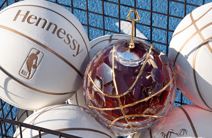 NBA球迷瘋搶！軒尼詩百樂廷致敬NBA 75週年罕見“水晶籃球”瓶身