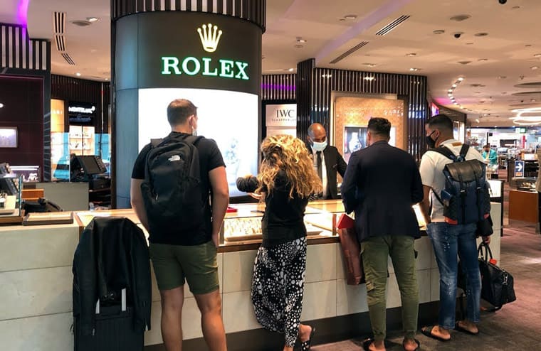 从供需法则解读到底是劳力士手表产量太少还是全球的有钱人太多？