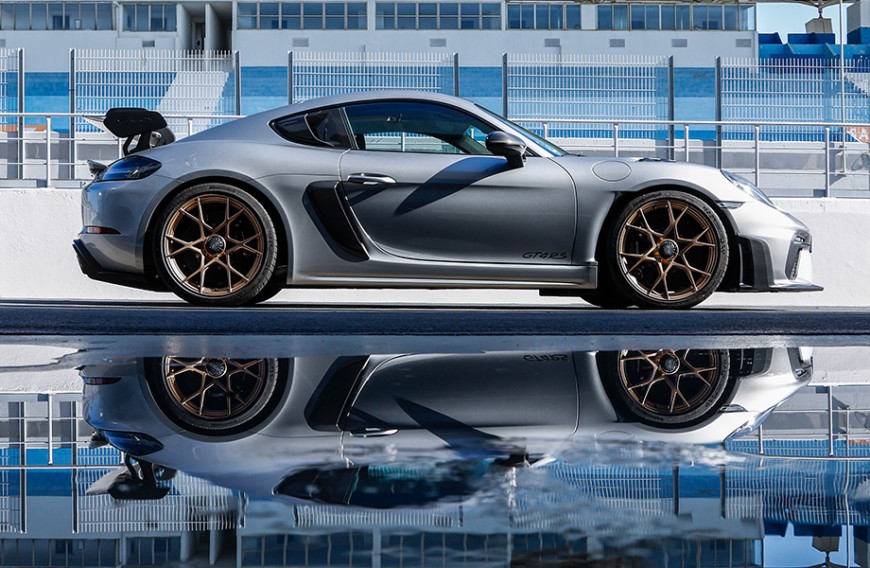 保时捷完美性能跑车 Porsche 718 Cayman GT4 RS 接单价720万元