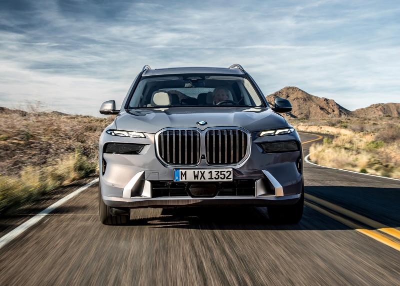 全新BMW X7顶级旗舰休旅正式开卖！双车型预售价518万起