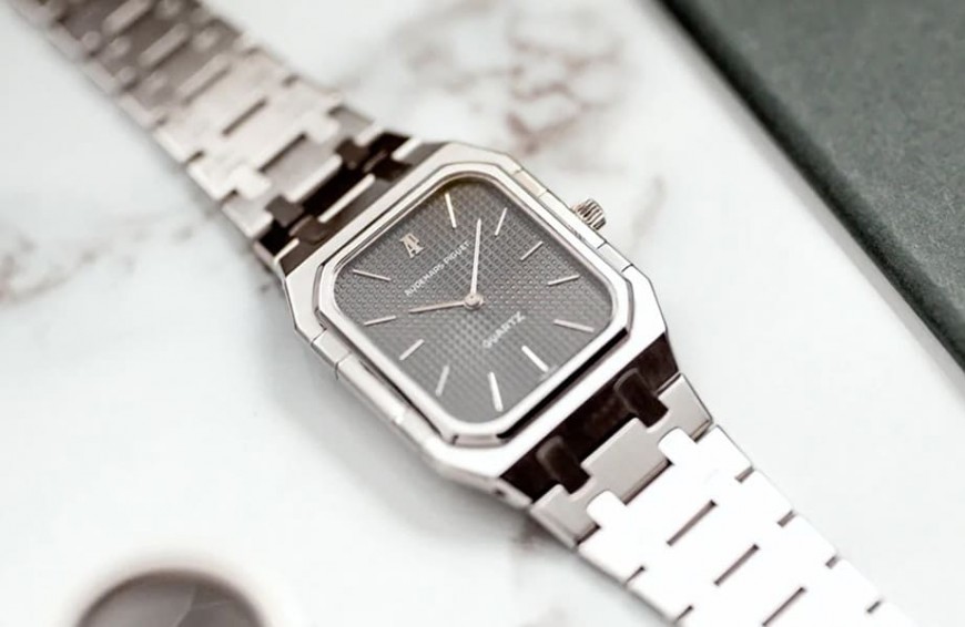 現在很稀有的愛彼皇家橡樹手錶 長得和經典Royal Oak不太一樣