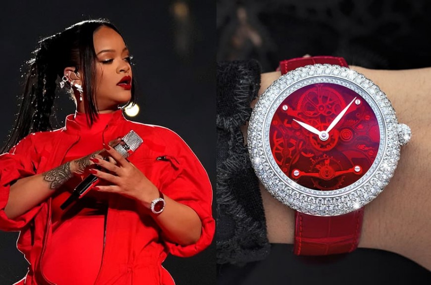 第一位登上NFL超级杯中场秀的孕妇 天后蕾哈娜整身红连名表也红通通