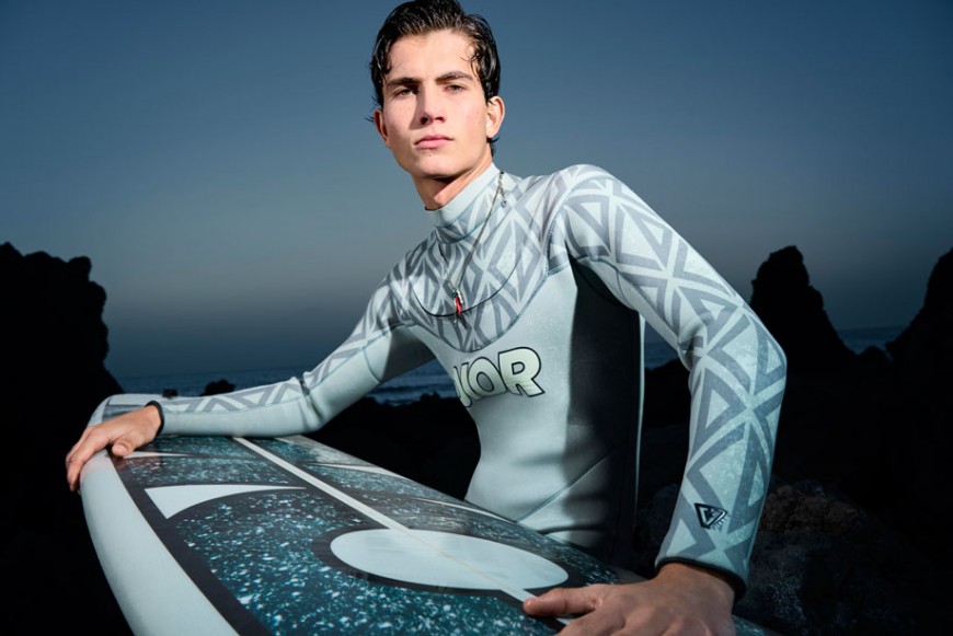  DIOR 秋季男裝搶先曝光「海灘膠囊系列」走永續發展未來風