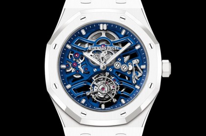 爱彼因为一特殊目的打造白色陶瓷表壳皇家橡树镂空陀飞轮