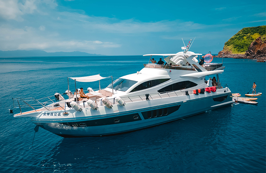 2023大型私人游艇「女神玫立忒」打造80呎海上时尚派对