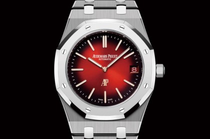 皇家橡树Jumbo首见钛金属加BMG材质 爱彼还替手表换上抢眼红色面盘