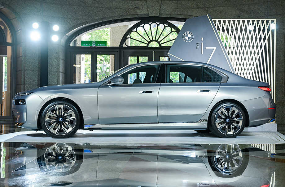 畅行无阻的旗舰尊宠  BMW Prestige Club「层峰薈」