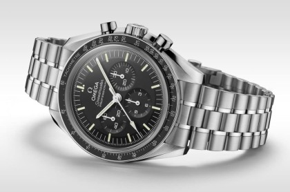 歐米茄超霸登月錶該選金屬鍊帶、尼龍錶帶還是皮革錶帶好