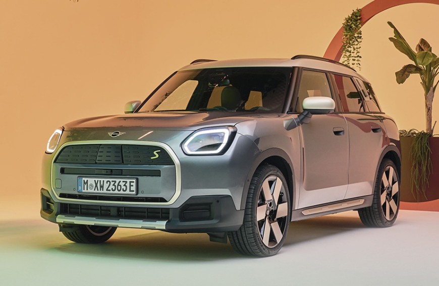 圆形OLED萤幕超吸睛  全新MINI Countryman运动休旅预售开跑