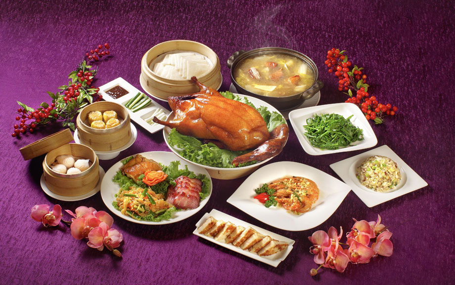 台北天成大饭店2023旅展餐卷吸客!明炉烤鸭四人合菜超优惠
