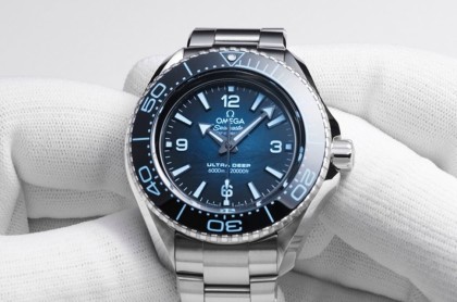 揭祕欧米茄海马Planet Ocean Ultra Deep夏日蓝版本制作过程