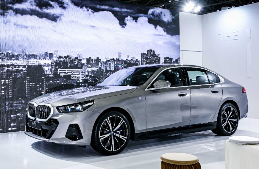 BMW創新科技品味 「2024年台北當代藝術博覽會」展現豪華移動美學