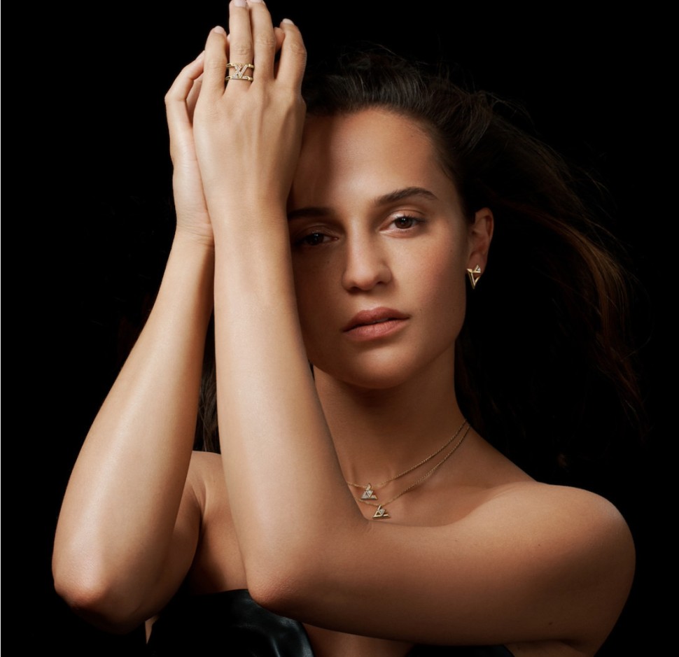 以路易威登最受歡迎的二個字打造「LV Volt系列」展現現代男女俐落氣場