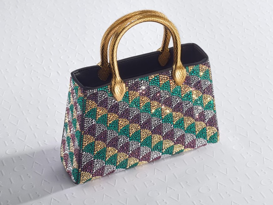 宝格丽全新「Calla皮革与配件系列」 扇形马赛克轮廓好吸睛！