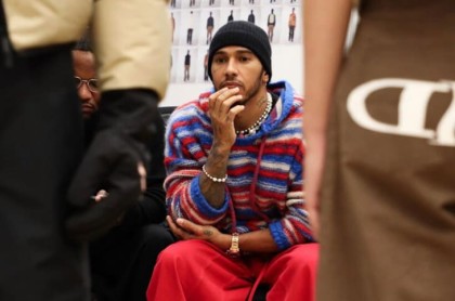 F1賓士車神漢米爾頓斜槓時尚設計師 手上名錶不是他平常戴的品牌