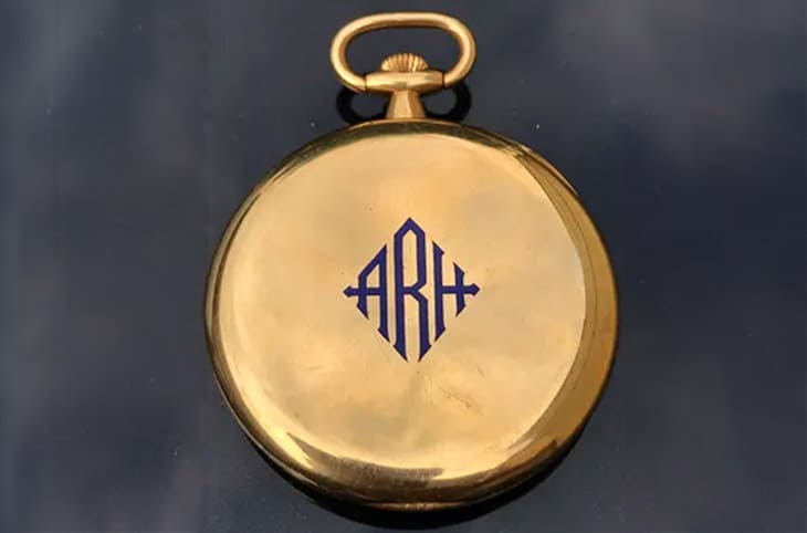 英国铁达尼号博物馆限期展出表主大有来头的TIFFANY黄金怀表