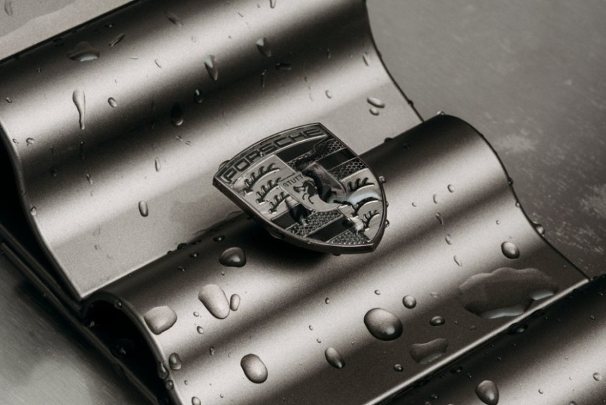 车坛首例！Porsche保时捷「涡轮黑」列入2025 Pantone色彩圣经 