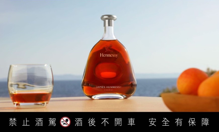 轩尼诗携手全球知名工业设计大师 Marc Newson打造限量James Hennessy干邑白兰地