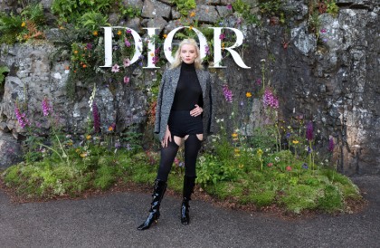 「DIOR 2025早春度假系列」穿越苏格兰历史的时尚旅程