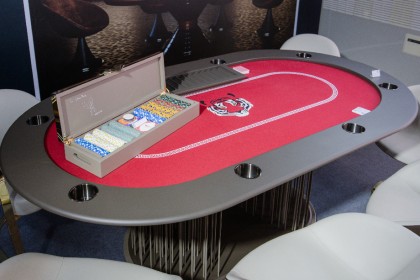 全新高奢品牌ULTRA RARE 快闪店在高雄！三大顶级品牌引领高端新风潮